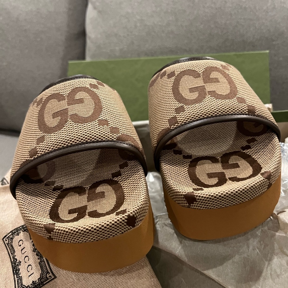 SOLD -NEW Gucci jumbo GG logo Angelina platform slides - Picture 8 of 14